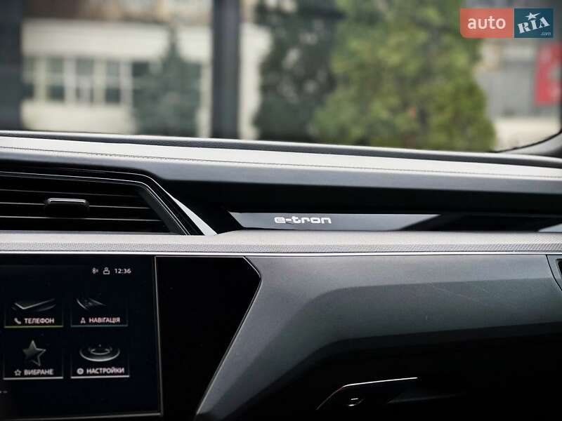 Позашляховик / Кросовер Audi e-tron 2021 в Києві фото 39 Позашляховик / Кросовер Audi e-tron 2021 в Києві