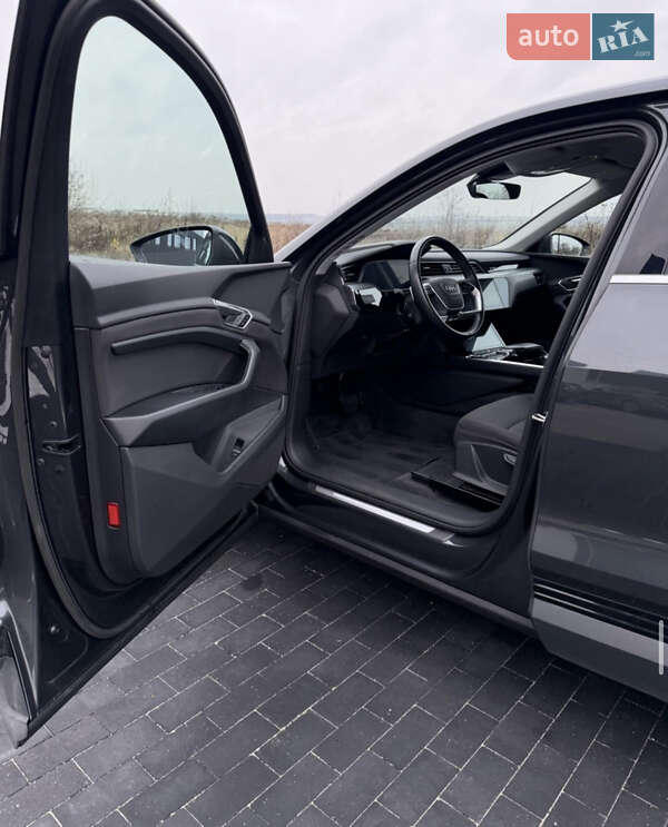 Внедорожник / Кроссовер Audi e-tron 2020 в Киеве