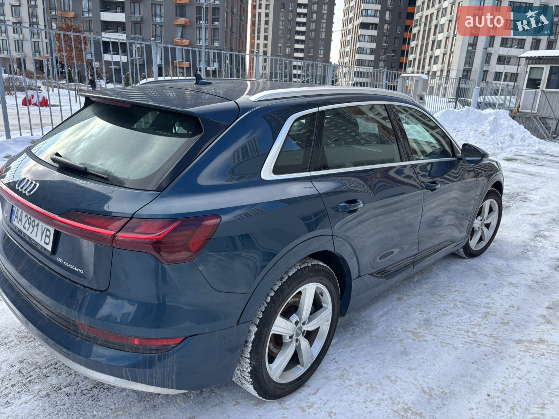 2020 Audi e-tron - мініатюра 2