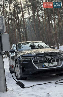 Позашляховик / Кросовер Audi e-tron 2020 в Києві