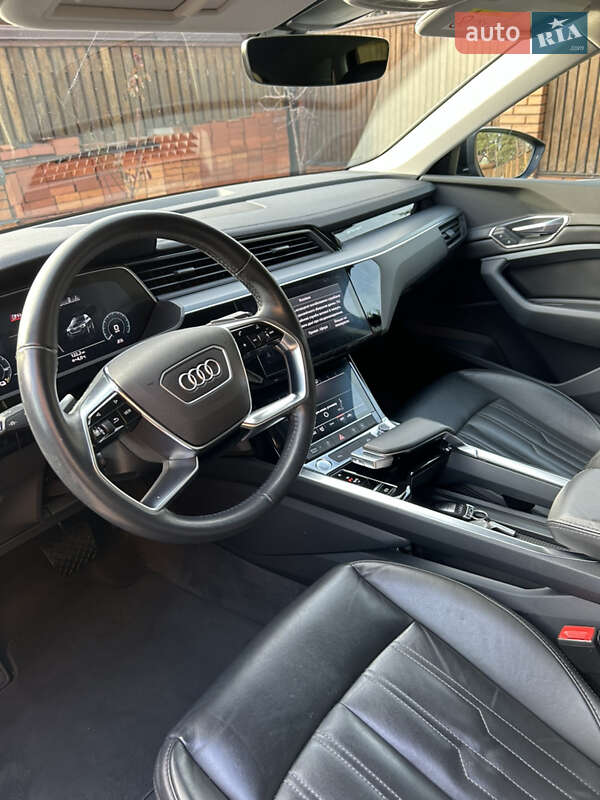 Внедорожник / Кроссовер Audi e-tron 2023 в Киеве фото 7 Внедорожник / Кроссовер Audi e-tron 2023 в Киеве