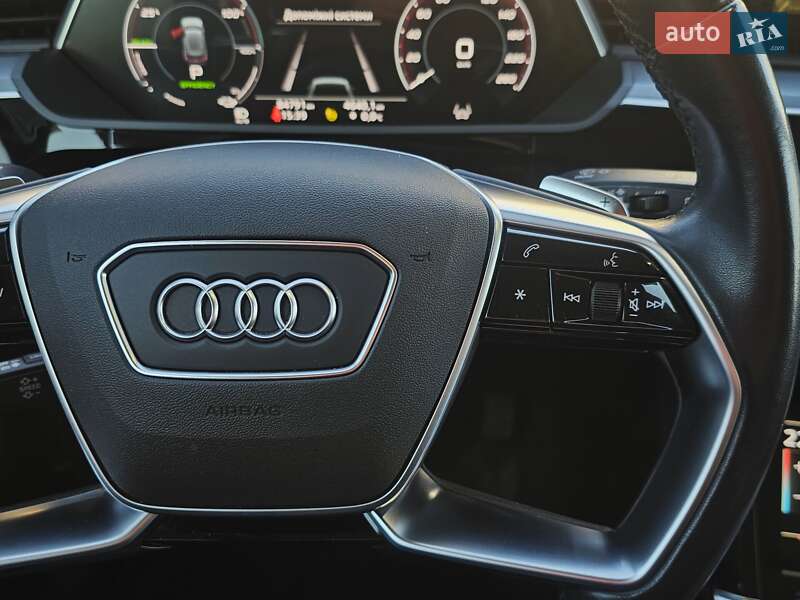 Внедорожник / Кроссовер Audi e-tron 2021 в Киеве фото 31 Внедорожник / Кроссовер Audi e-tron 2021 в Киеве