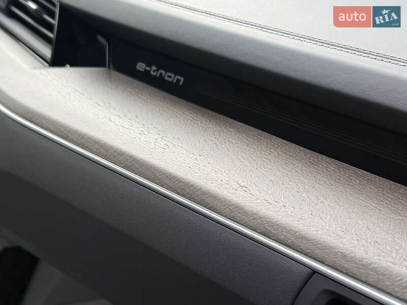 Внедорожник / Кроссовер Audi e-tron 2018 в Ровно фото 82 Внедорожник / Кроссовер Audi e-tron 2018 в Ровно
