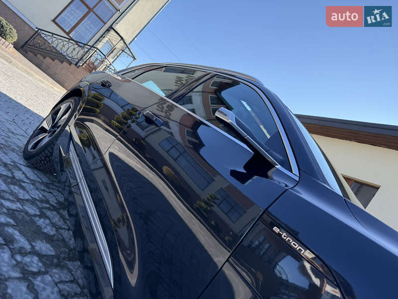 Позашляховик / Кросовер Audi e-tron 2018 в Трускавці фото 14 Позашляховик / Кросовер Audi e-tron 2018 в Трускавці