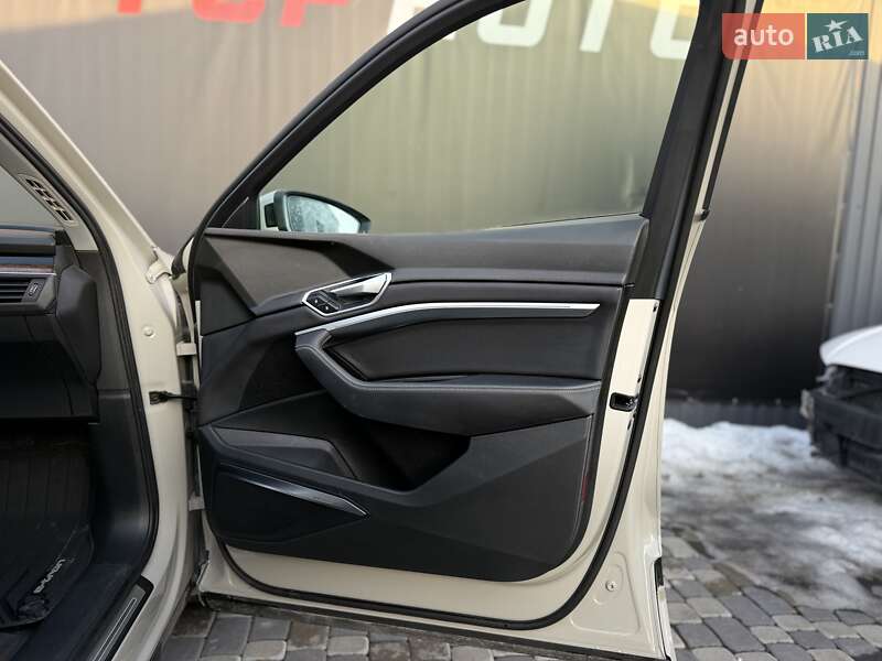 Позашляховик / Кросовер Audi e-tron 2019 в Львові фото 50 Позашляховик / Кросовер Audi e-tron 2019 в Львові