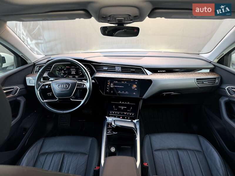 Позашляховик / Кросовер Audi e-tron 2019 в Львові фото 69 Позашляховик / Кросовер Audi e-tron 2019 в Львові