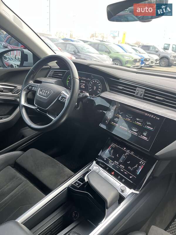 Позашляховик / Кросовер Audi e-tron 2020 в Києві фото 15 Позашляховик / Кросовер Audi e-tron 2020 в Києві