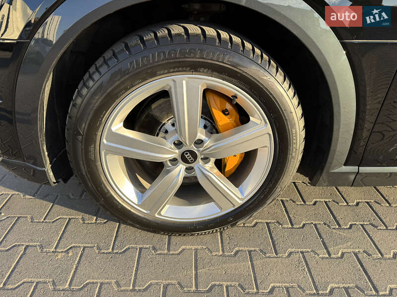 Позашляховик / Кросовер Audi e-tron 2022 в Хмельницькому