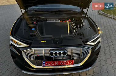 Внедорожник / Кроссовер Audi e-tron 2022 в Хмельницком