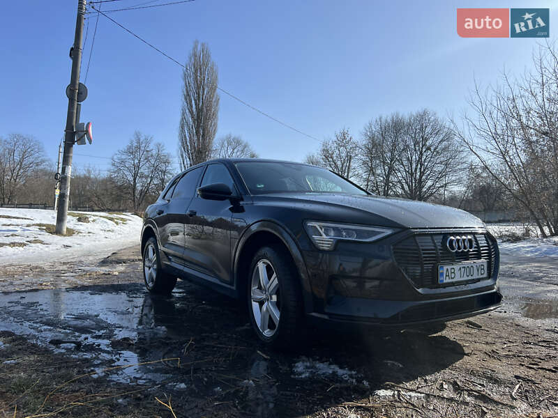 Позашляховик / Кросовер Audi e-tron 2019 в Вінниці фото 49 Позашляховик / Кросовер Audi e-tron 2019 в Вінниці