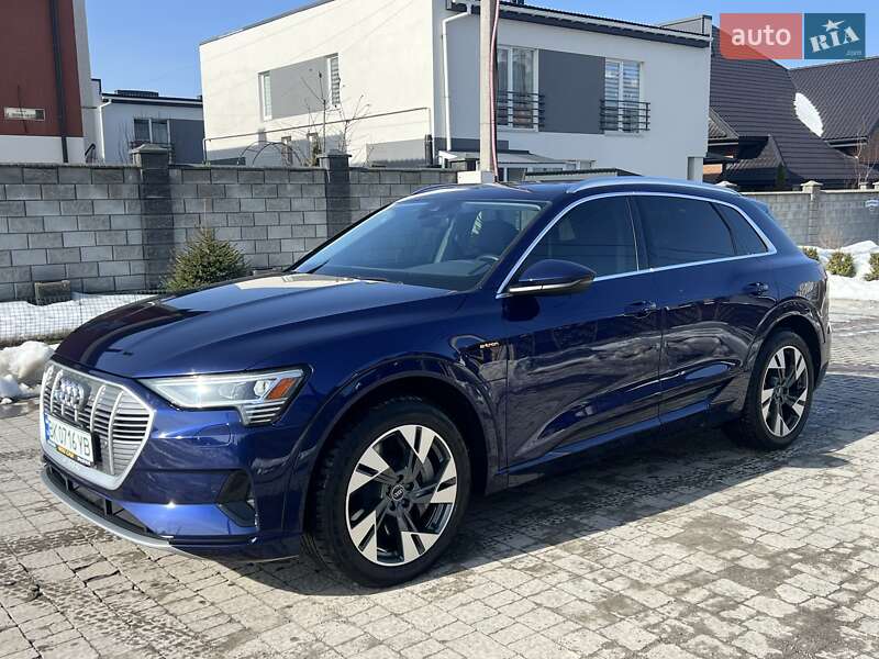 Позашляховик / Кросовер Audi e-tron 2021 в Рівному