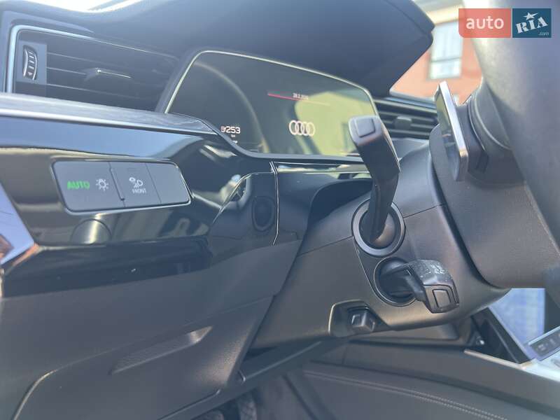 Позашляховик / Кросовер Audi e-tron 2021 в Рівному