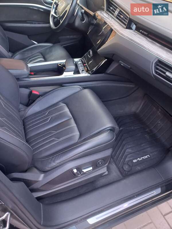Позашляховик / Кросовер Audi e-tron 2019 в Луцьку