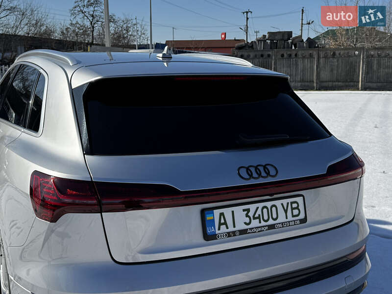 Внедорожник / Кроссовер Audi e-tron 2019 в Киеве