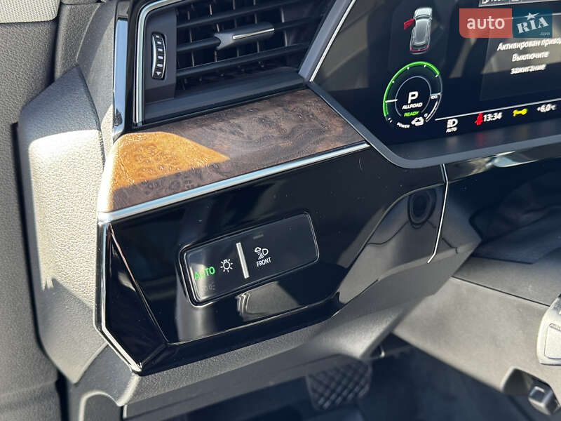 Внедорожник / Кроссовер Audi e-tron 2019 в Киеве