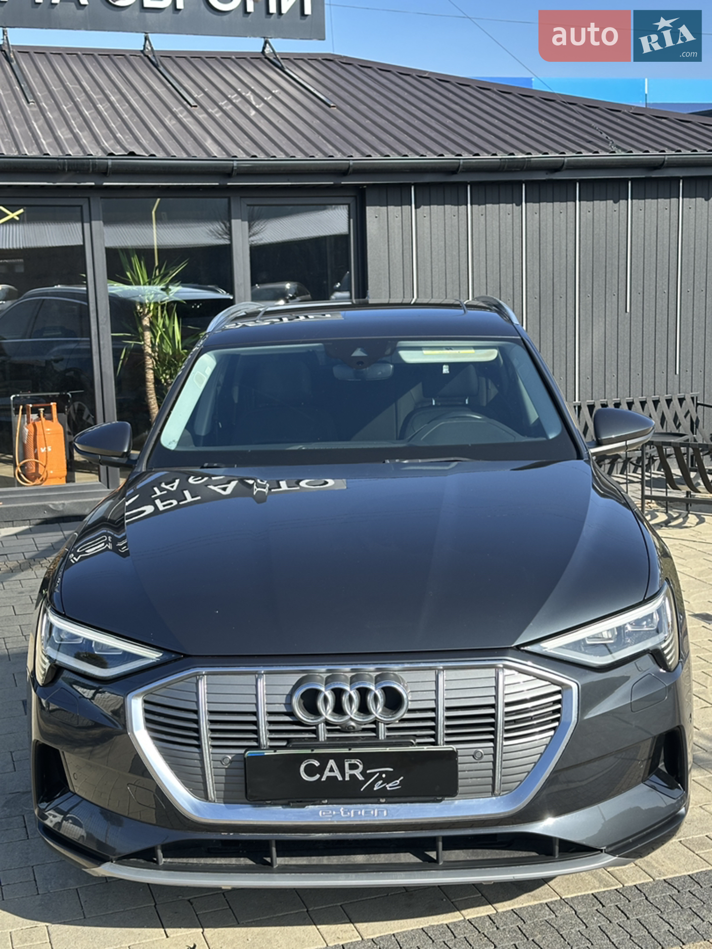 2020 Audi e-tron - мініатюра 2