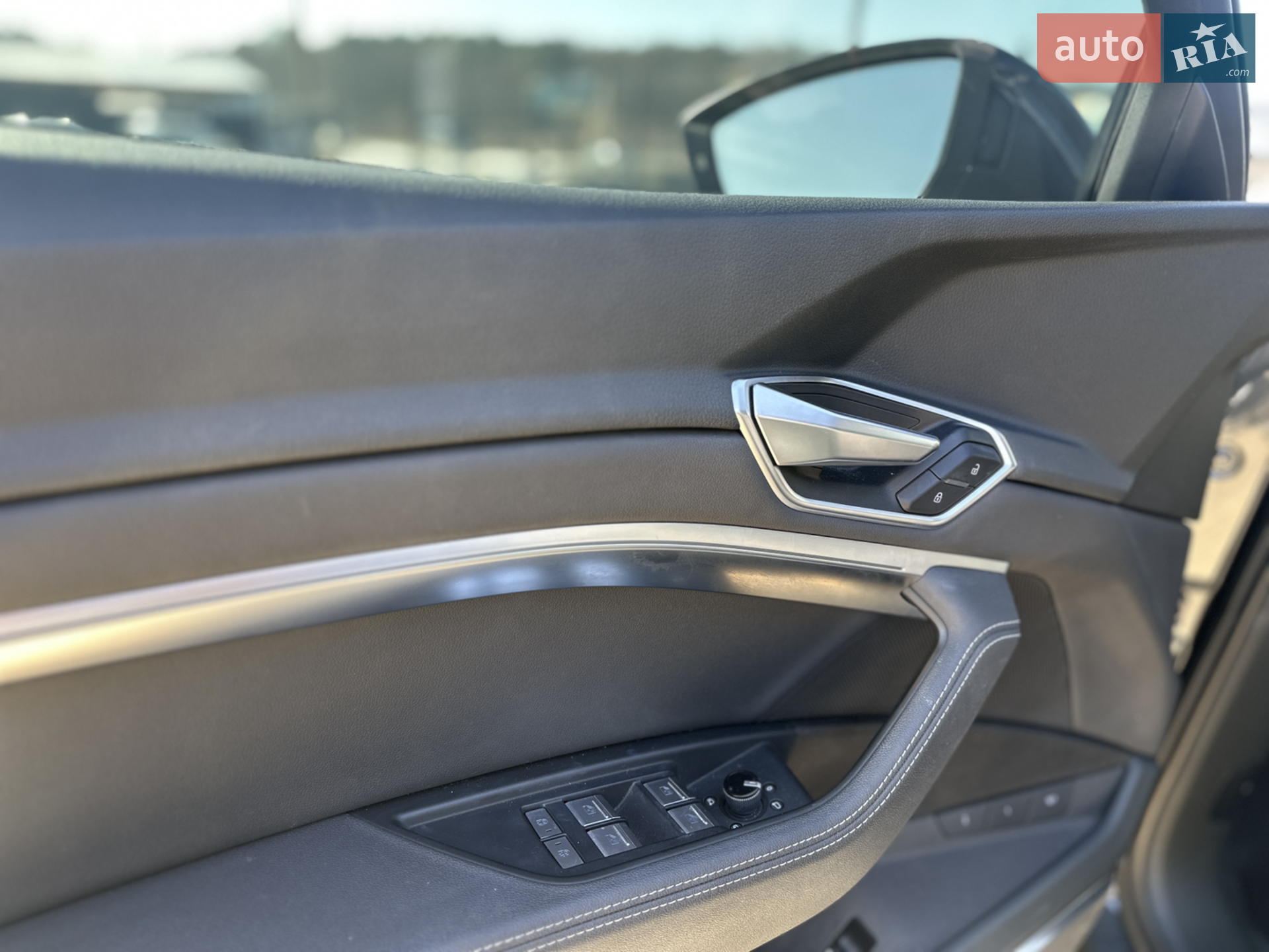 2020 Audi e-tron - мініатюра 25