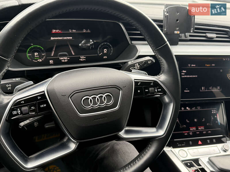 Позашляховик / Кросовер Audi e-tron 2020 в Іршаві