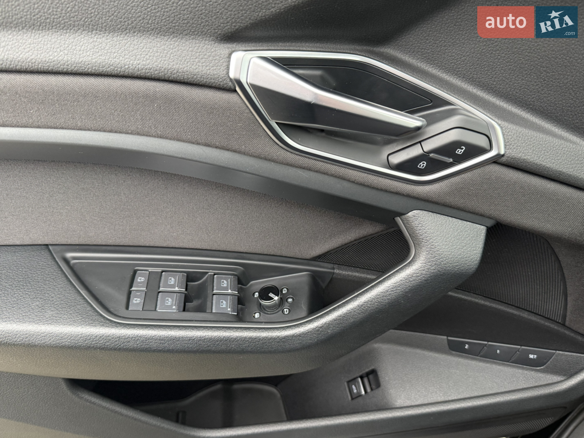 2020 Audi e-tron - мініатюра 25