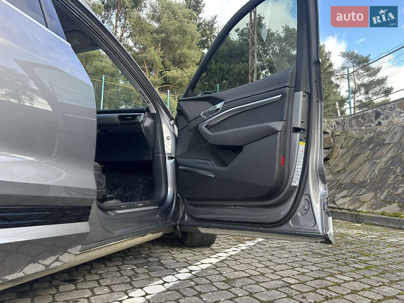 Позашляховик / Кросовер Audi e-tron 2020 в Ужгороді