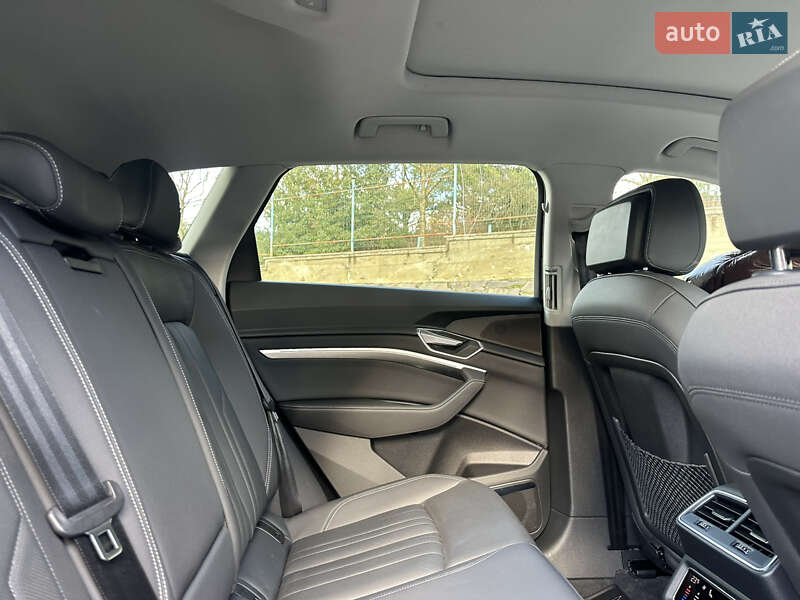 Позашляховик / Кросовер Audi e-tron 2020 в Ужгороді