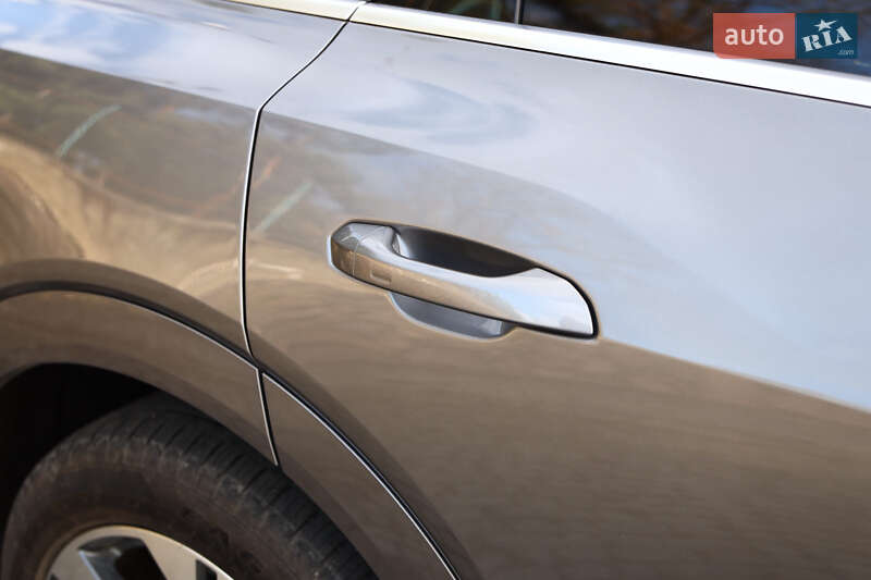 Позашляховик / Кросовер Audi e-tron 2020 в Ужгороді