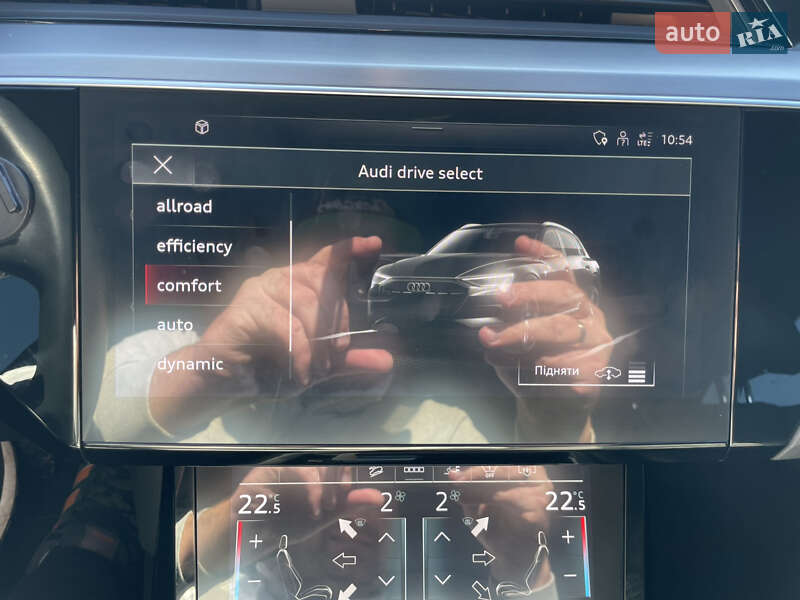 Позашляховик / Кросовер Audi e-tron 2022 в Рівному