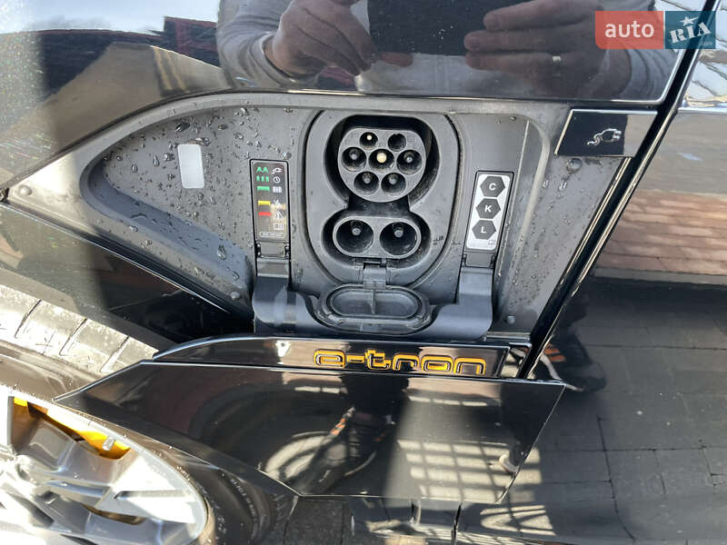 Позашляховик / Кросовер Audi e-tron 2022 в Рівному