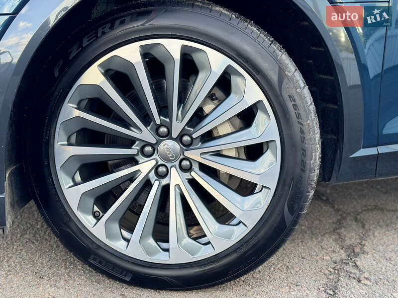 Внедорожник / Кроссовер Audi e-tron 2019 в Киеве