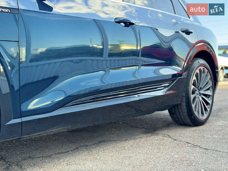 Внедорожник / Кроссовер Audi e-tron 2019 в Киеве
