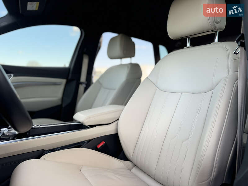 Внедорожник / Кроссовер Audi e-tron 2019 в Киеве