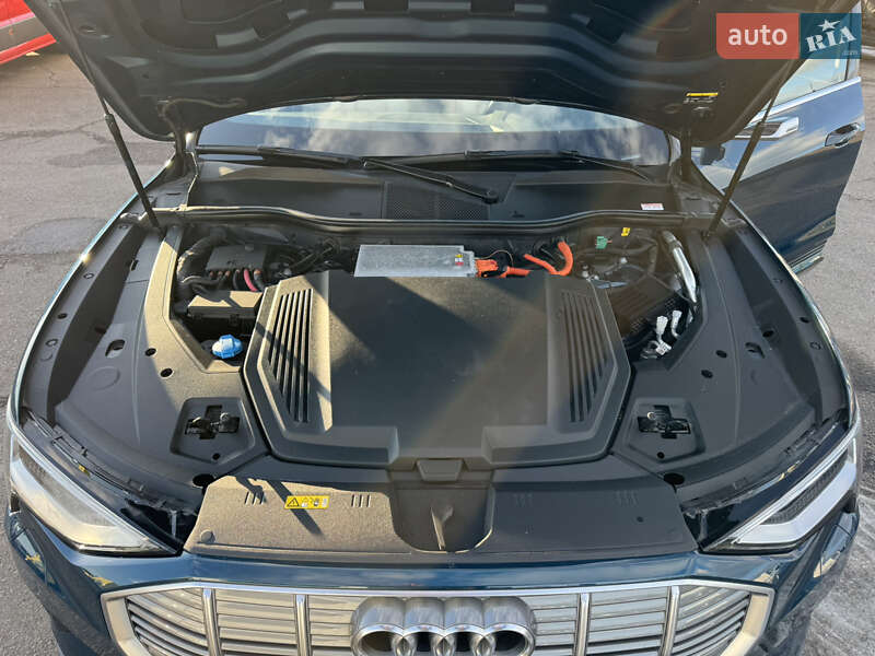 Внедорожник / Кроссовер Audi e-tron 2019 в Киеве
