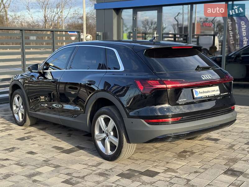Внедорожник / Кроссовер Audi e-tron 2021 в Ровно