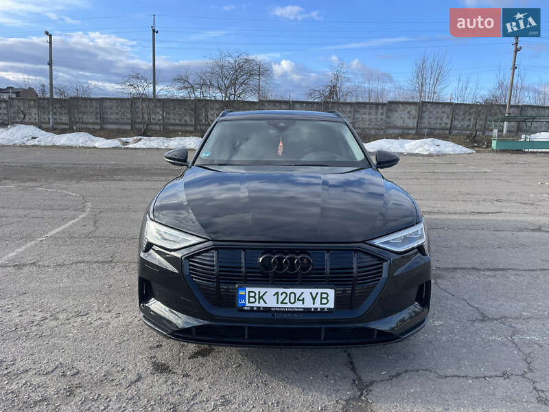 Внедорожник / Кроссовер Audi e-tron 2021 в Ровно