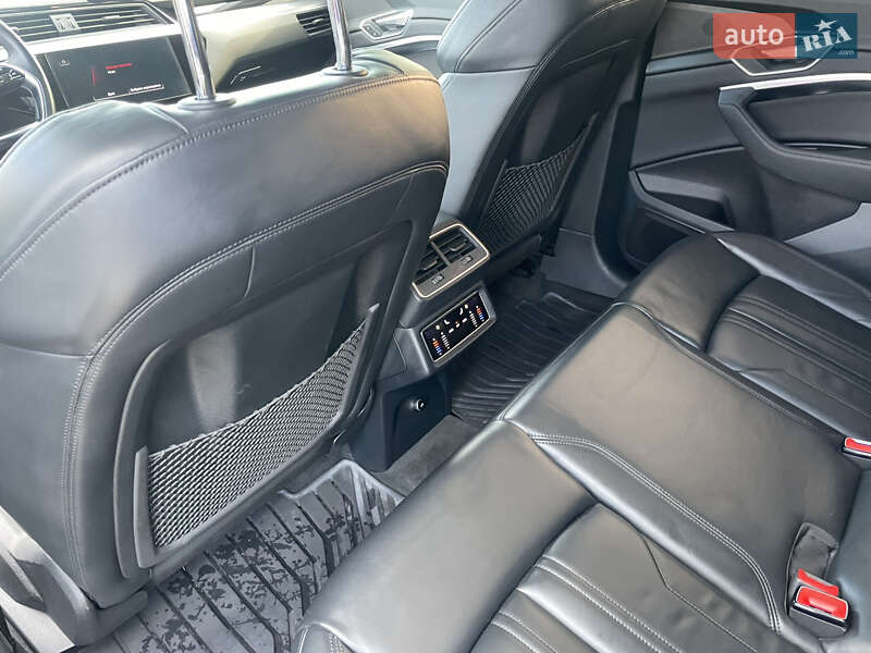 Внедорожник / Кроссовер Audi e-tron 2021 в Ровно