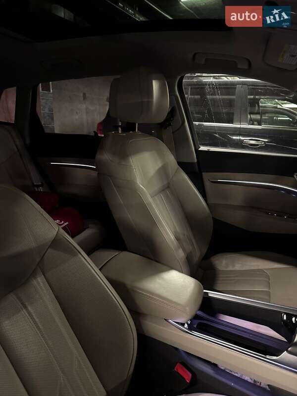 Позашляховик / Кросовер Audi e-tron 2019 в Києві