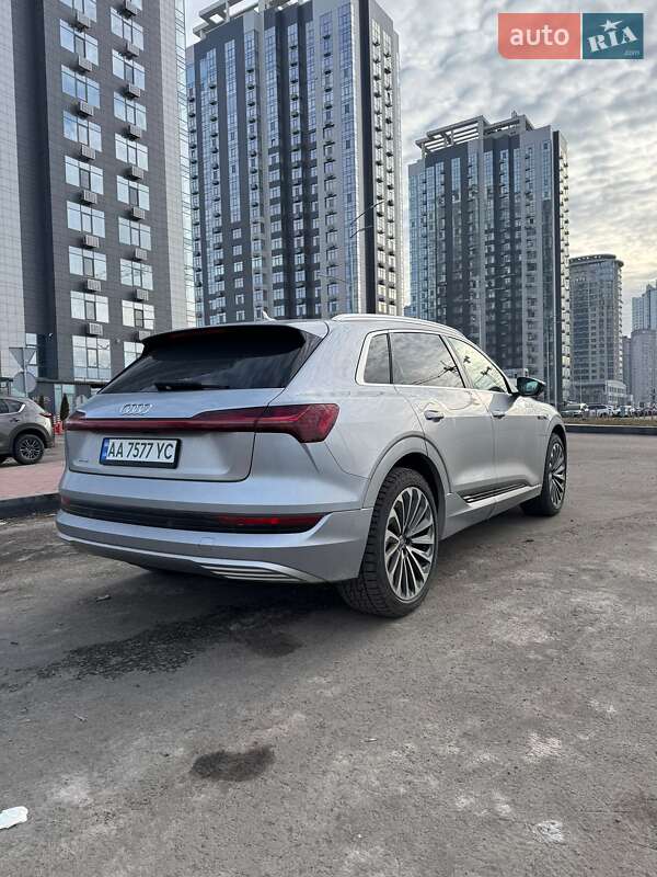 Позашляховик / Кросовер Audi e-tron 2019 в Києві