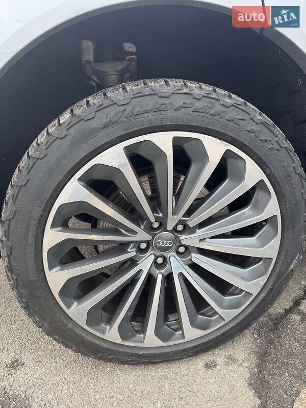 Позашляховик / Кросовер Audi e-tron 2019 в Києві