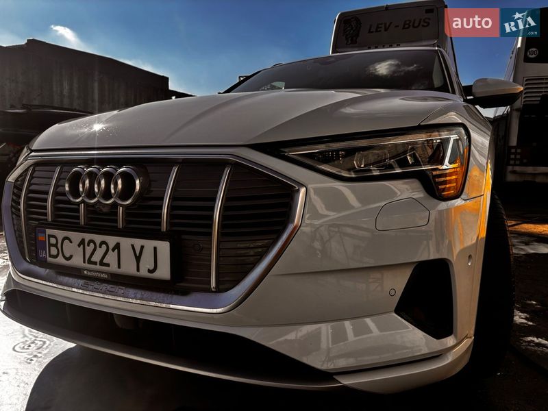 2018 Audi E-Tron, VIN WAUZZZGE8KB003395:plate — фото 1 (autoria)