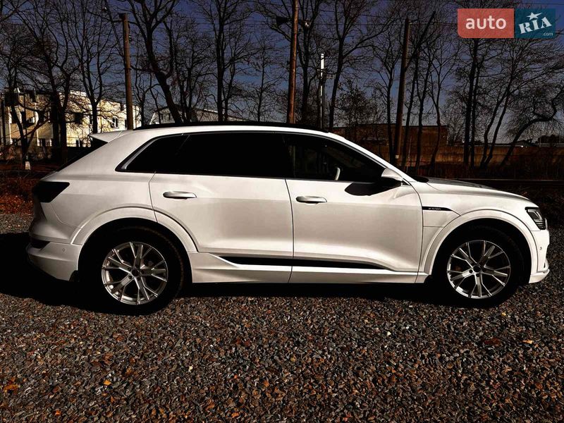 Внедорожник / Кроссовер Audi e-tron 2018 в Львове