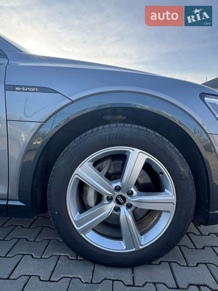 Внедорожник / Кроссовер Audi e-tron 2021 в Ивано-Франковске