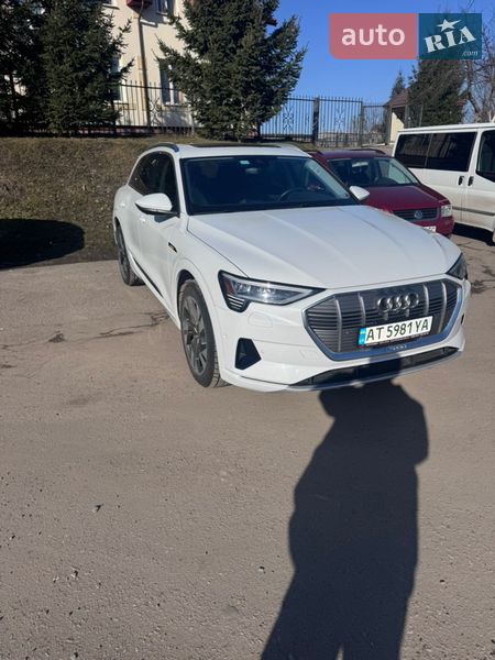 Позашляховик / Кросовер Audi e-tron 2022 в Івано-Франківську