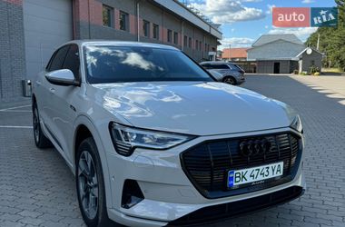 Внедорожник / Кроссовер Audi e-tron 2020 в Костополе фото 7 Внедорожник / Кроссовер Audi e-tron 2020 в Костополе