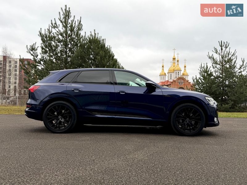 Внедорожник / Кроссовер Audi e-tron 2022 в Киеве