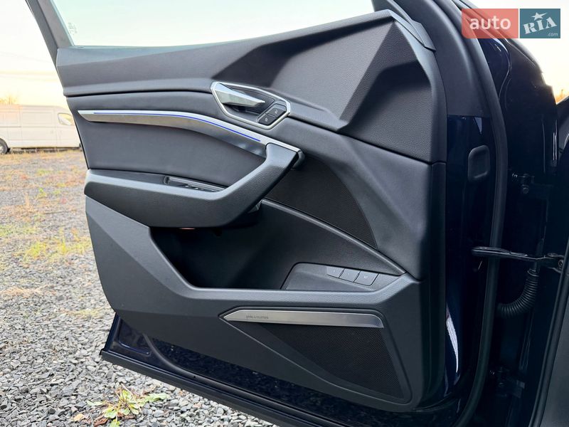 Внедорожник / Кроссовер Audi e-tron 2022 в Киеве