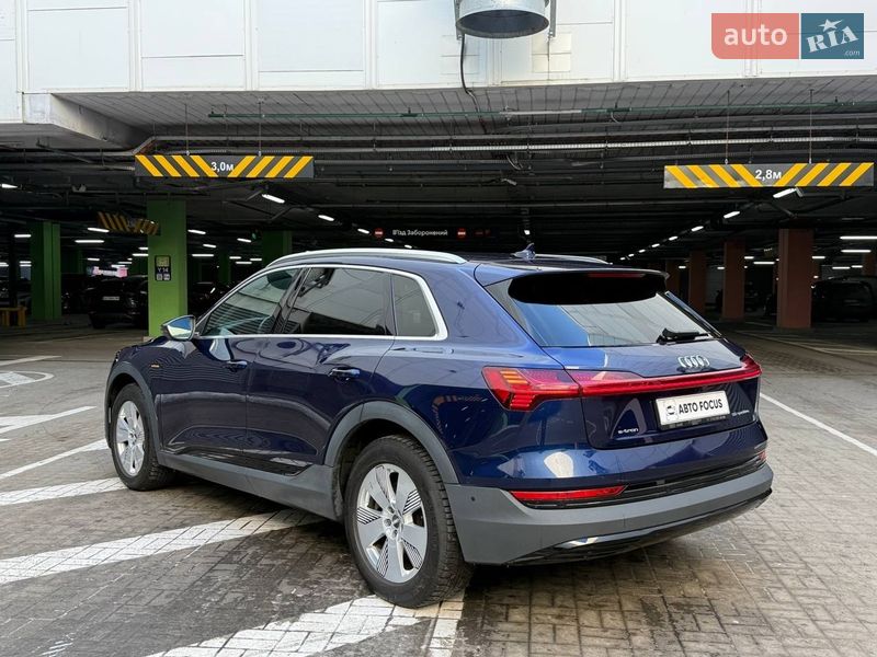 Внедорожник / Кроссовер Audi e-tron 2021 в Киеве