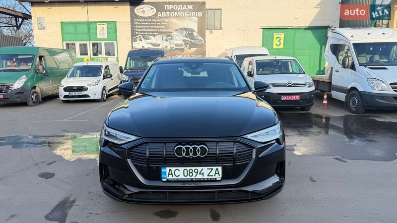 Позашляховик / Кросовер Audi e-tron 2022 в Луцьку