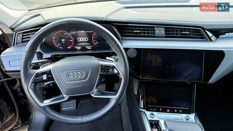 Позашляховик / Кросовер Audi e-tron 2022 в Луцьку