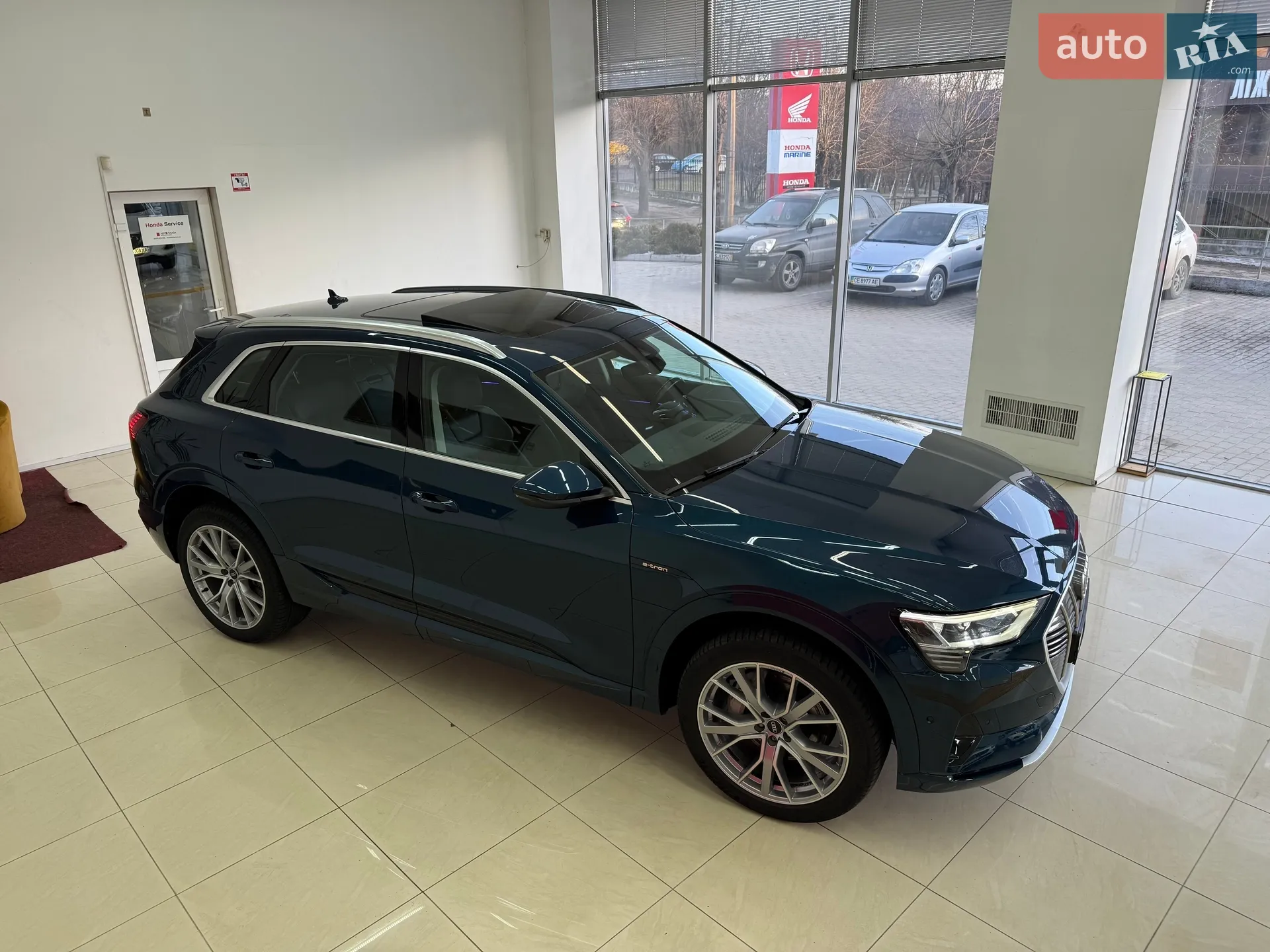 2020 Audi e-tron - мініатюра 10