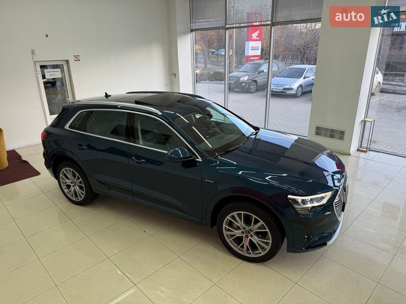 Внедорожник / Кроссовер Audi e-tron 2020 в Черновцах